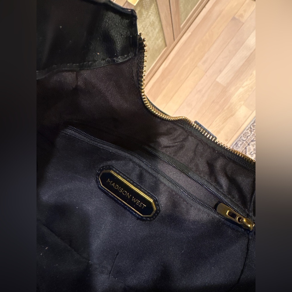 Madison West Women’s Crescent Shaped Saddle Shoulder Bag Black - Picture 8 of 8